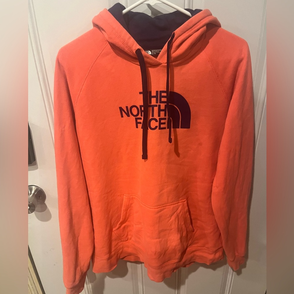 XL Women’s North Face Hoodie